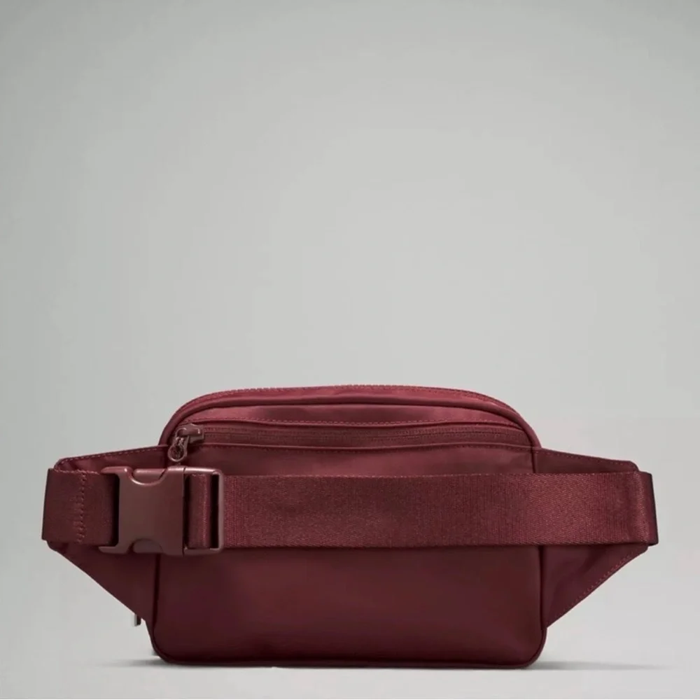 🍋LULULEMON ATHLETICA | Everywhere Belt Bag Large in Red Merlot - Picture 2 of 9